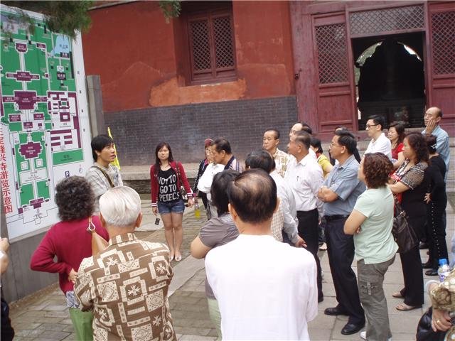>代表团团员参观旅游景点-正定隆兴寺